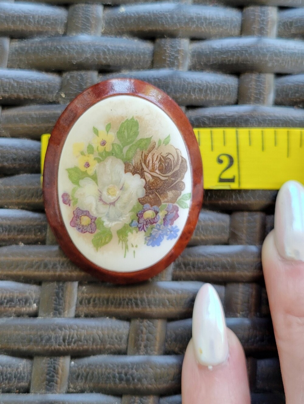 Vintage Mid-Century Handpainted Floral Brooch - Picture 5 of 7